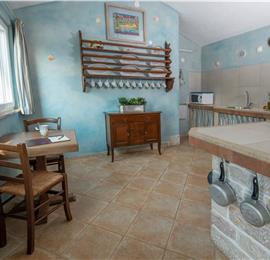 5 Bedroom Istrian Villa Estate with Large Pool and Gardens near Barban, Sleeps 12